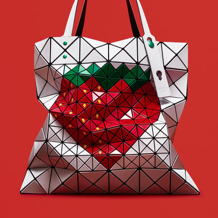 バオ バオ イッセイ ミヤケが新作バッグ「FRUITS」を発売 ストロベリー