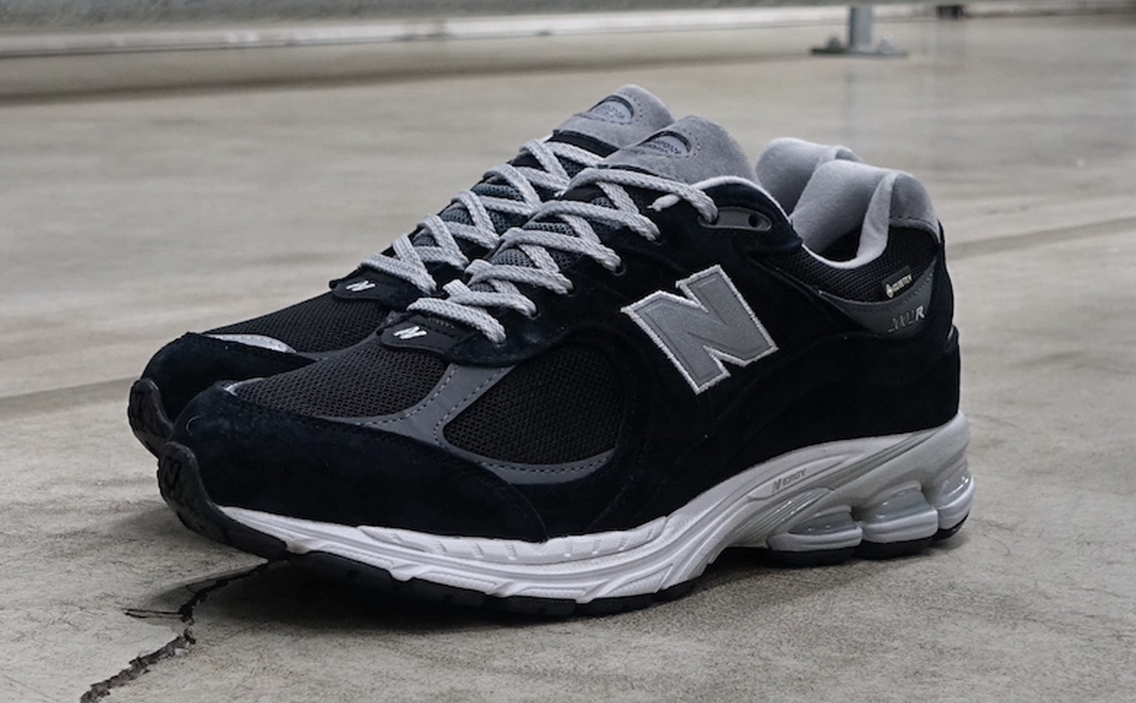 new balance M2002R GTX “GORE TEX” | 特集ページ Features | mita