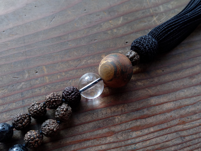 蒙天珠＆富士溶岩 ルドラクシャ マーラーA | フェルミナータの