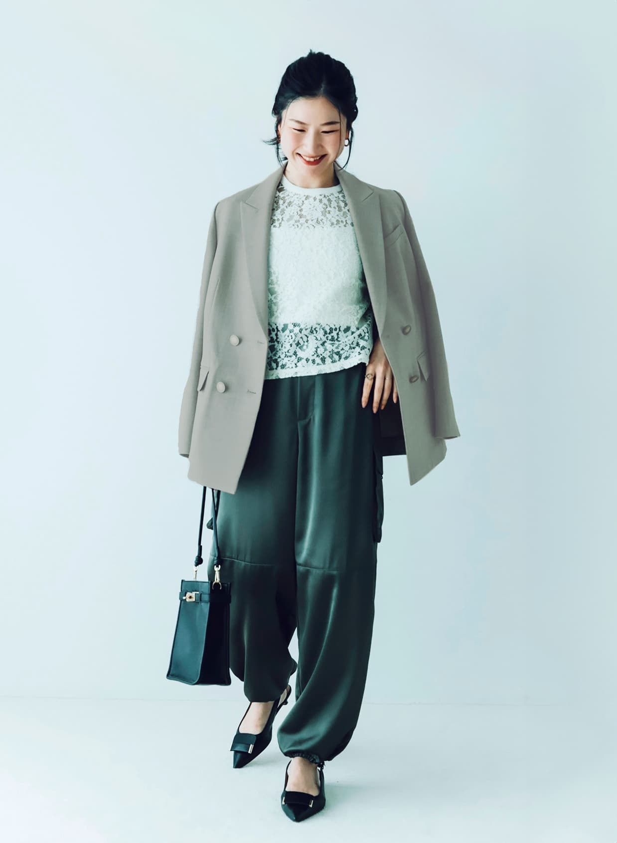 EC限定色/佐藤佳菜子さんコラボ】クロップドレースブラウス｜LOUNIE