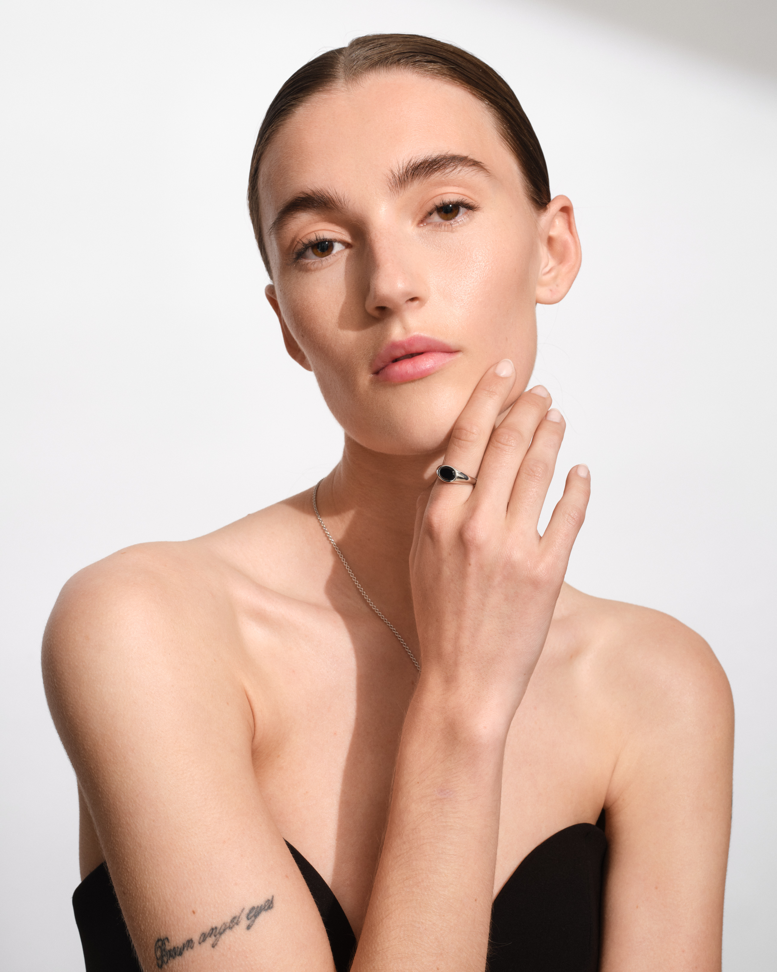 Oval Polished Black Onyx - Tom Wood Project Official Online Store