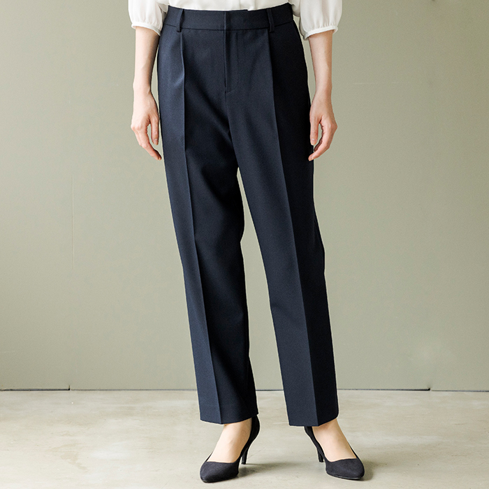 洗える｜定番ネイビーパンツスーツ 15号・ネイビー｜東京ソワール