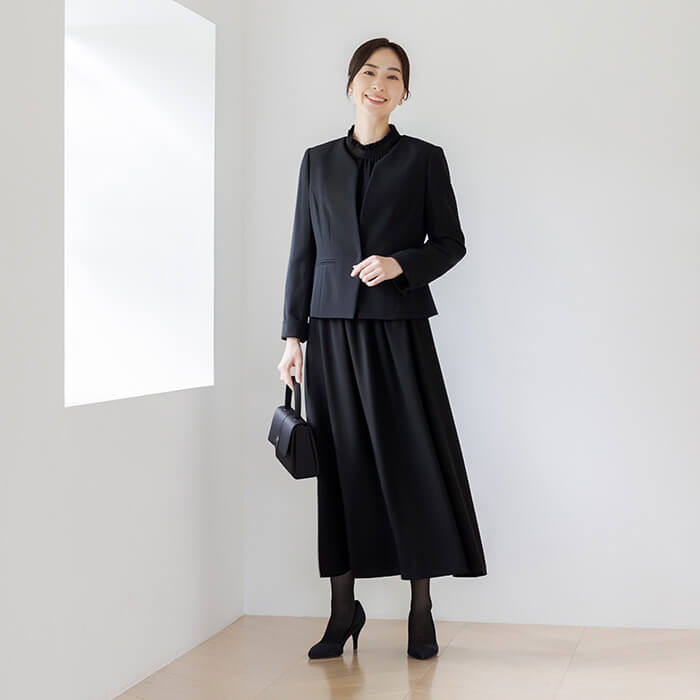 ギャザーワンピースのアンサンブル 13号・ブラック｜東京ソワール