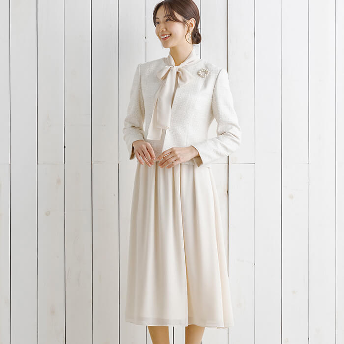 リボンタイ付きワンピのセレモニースーツ 7号・ベージュ｜東京