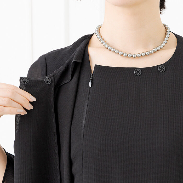 軽やかな裾がポイントのフォーマルワンピース 9号・ブラック｜東京