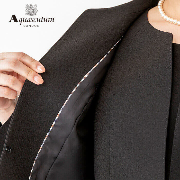 ステッチがポイントのノーカラーアンサンブル 7号・ブラック｜東京