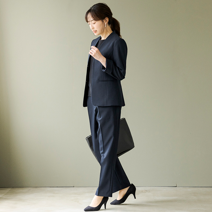 洗える｜定番ネイビーパンツスーツ 11号・ネイビー｜東京ソワール