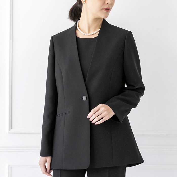 洗える｜ストレッチ素材のパンツスーツ 15号・ブラック｜東京