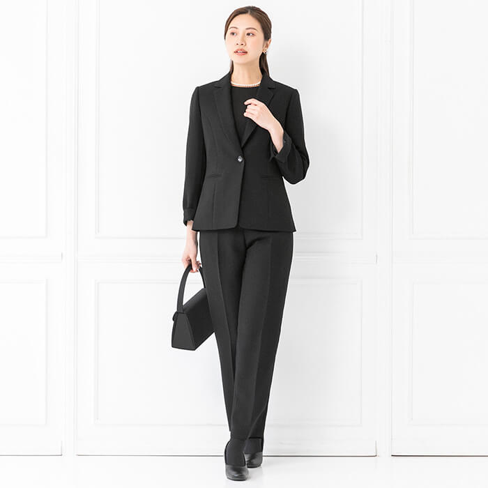 洗える｜テーラードジャケットのパンツスーツ 13号・ブラック｜東京