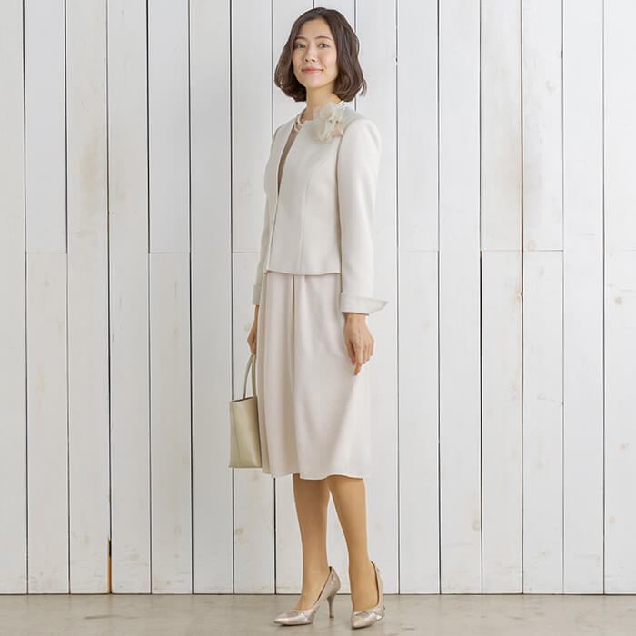 サテンオパールワンピのセレモニースーツ 9号・ベージュ｜東京