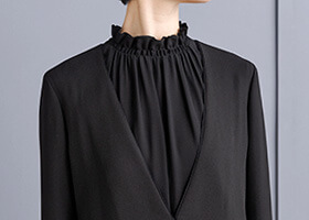 Vネックのロングジャケットアンサンブル 9号・ブラック｜東京ソワール