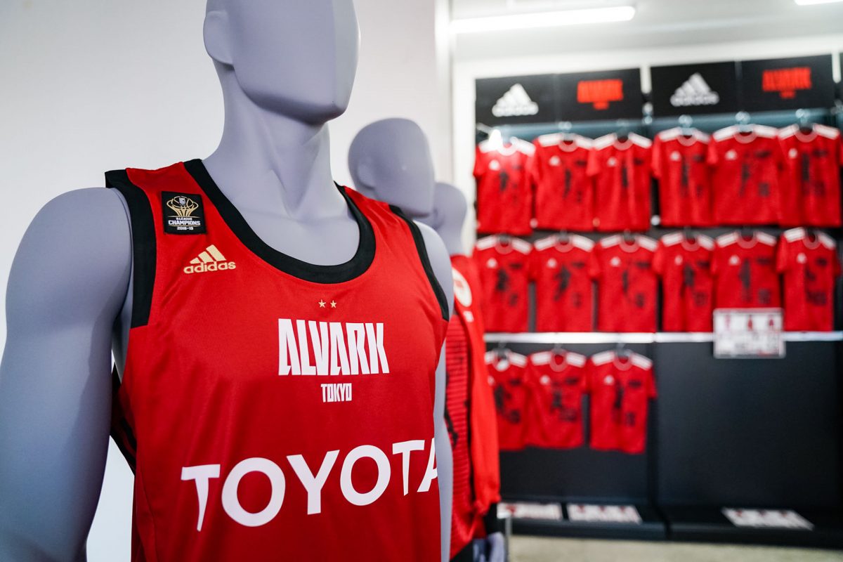 アディダス presents アルバルク東京3RDユニフォームデー開催 ｜ FLY
