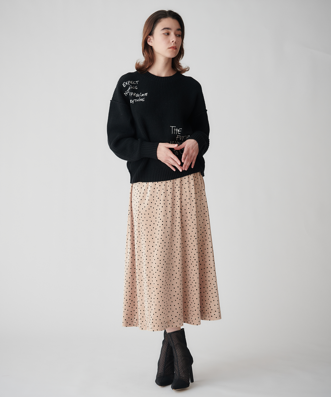 レタリング刺繍クルーネックニット – FACE SANS FARD