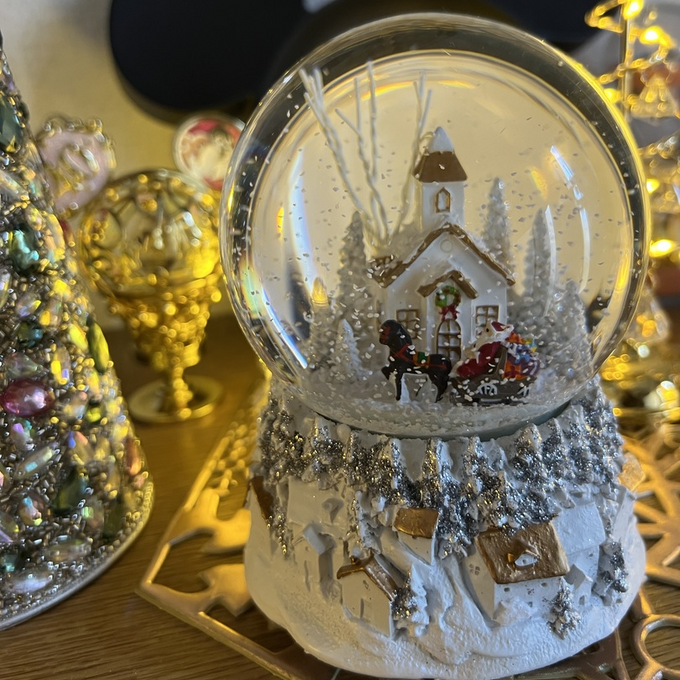 オルゴール付きスノードーム カークランド コストコ クリスマスを彩る