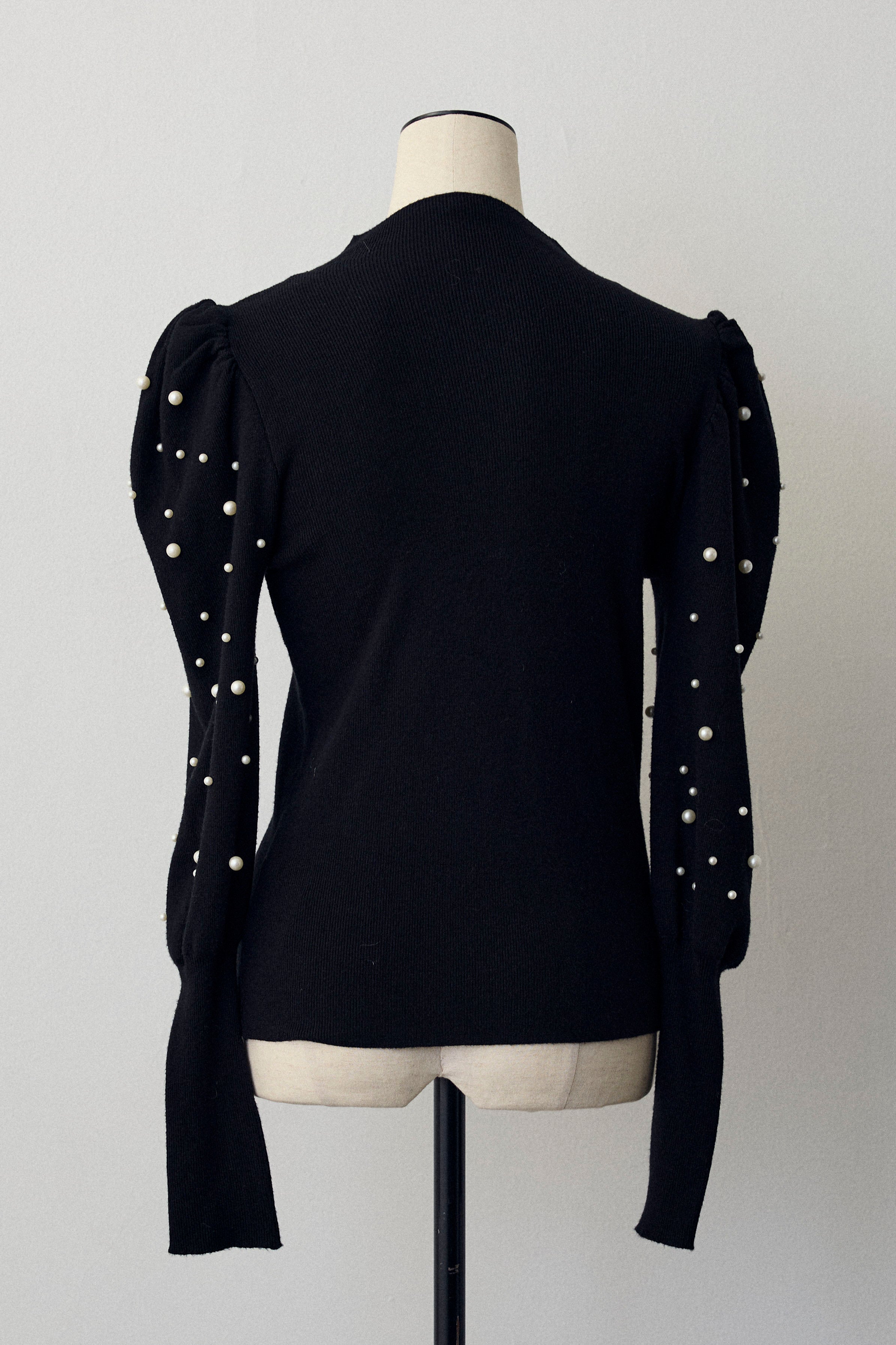 予約]パフスリーブランダムパールニット – Frene