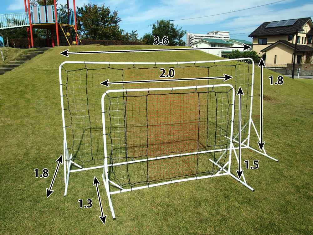 壁打ちリバウンダー(跳ね返るサッカーゴール)。一人でキックと