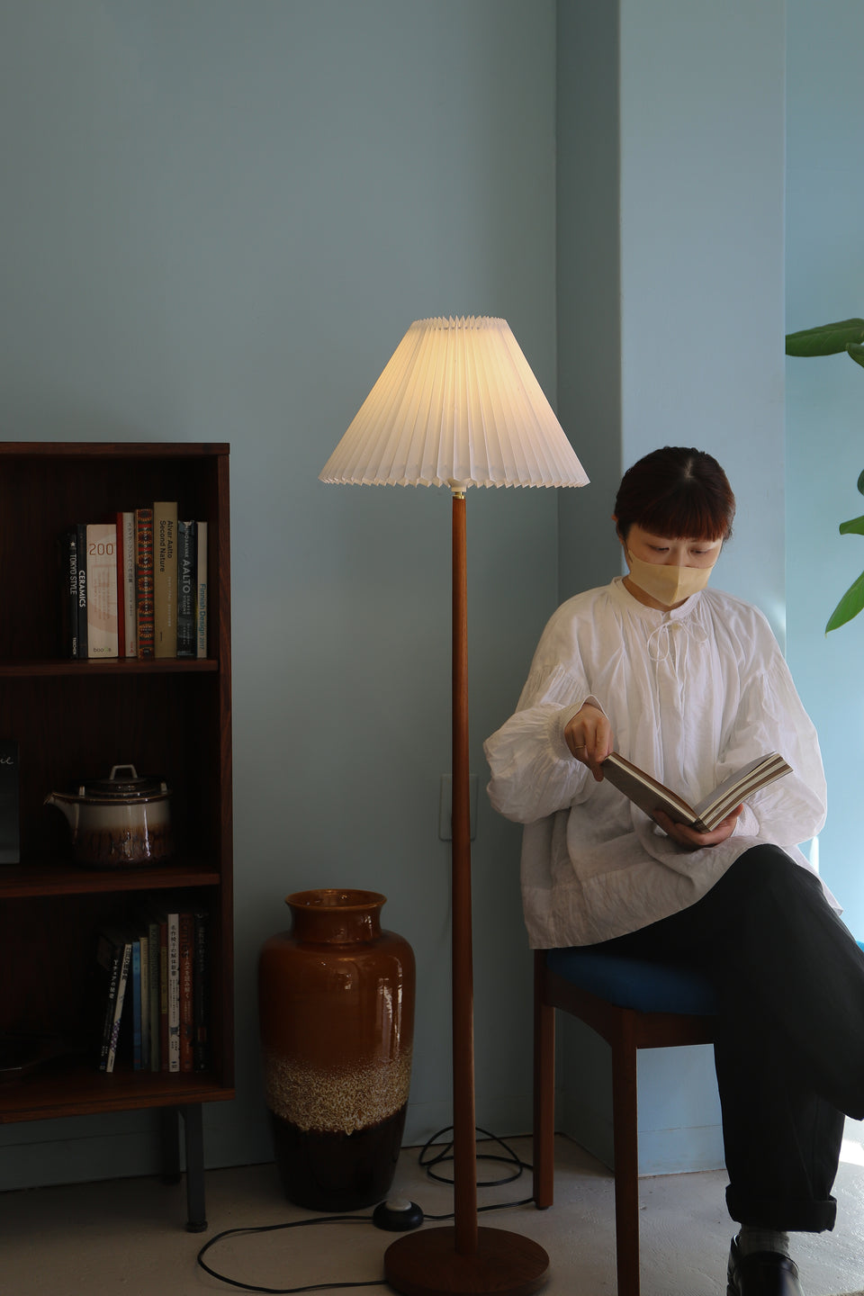 スウェーデンヴィンテージ フロアスタンドライト チーク材 間接照明