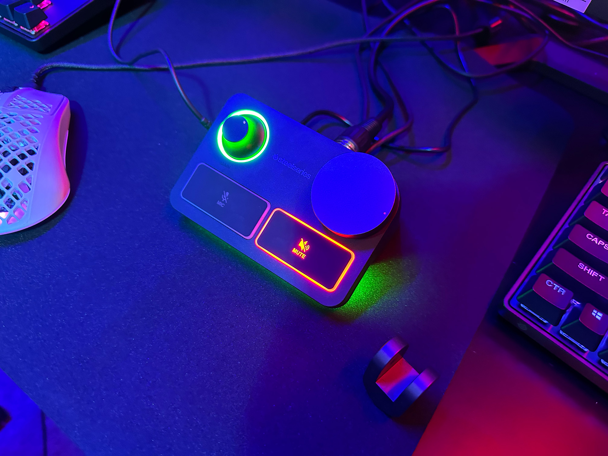 SteelSeries、プログレードの配信者向けマイク「Alias」「Alias Pro