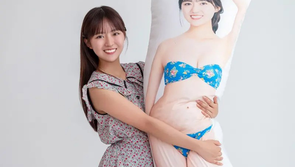 豊田ルナ、初の等身大抱き枕カバー発売「想像以上の迫力」水着姿を両面