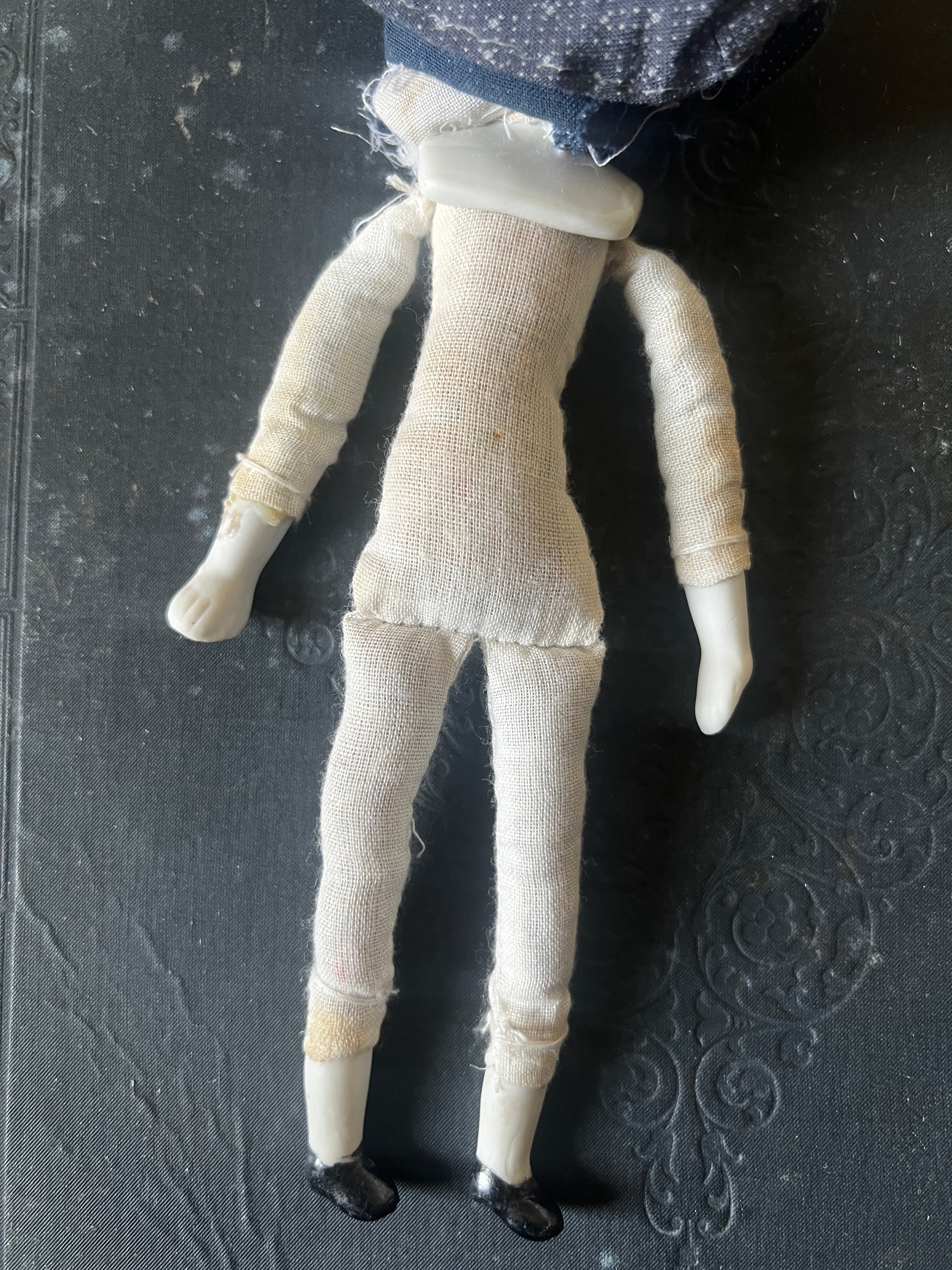 チャイナヘッドドール – France Antique 銀色アンティーク