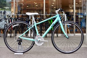 Livのクロスバイク】お馴染のクロスバイクにも女性専用設計 ESCAPE R3