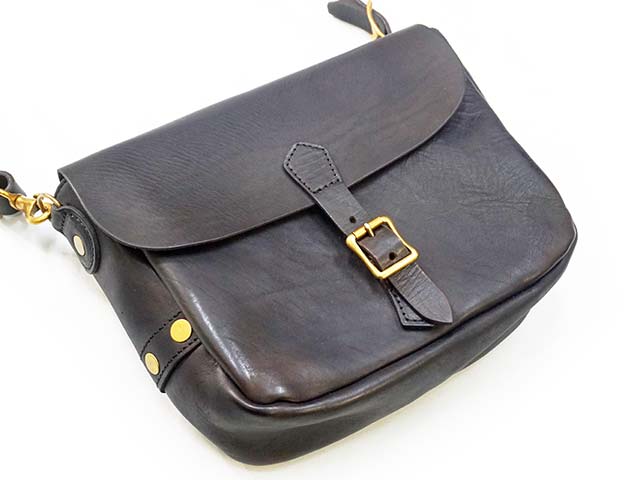 全2色【vasco/ヴァスコ】「Leather Postman Shoulder Bag”Small