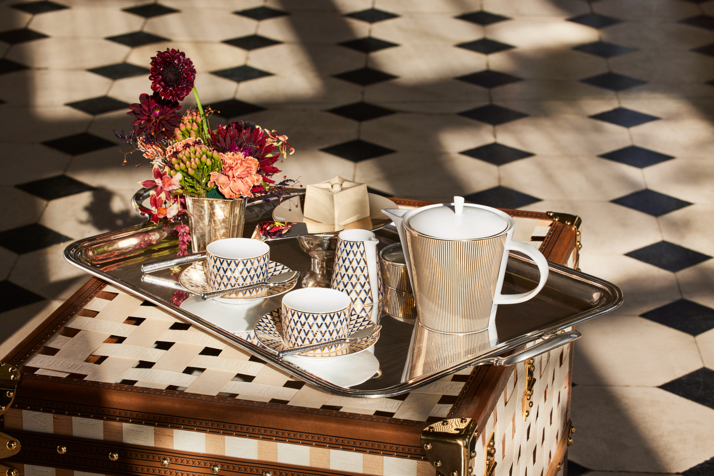 Louis-Vuitton_tablewear-1.jpg