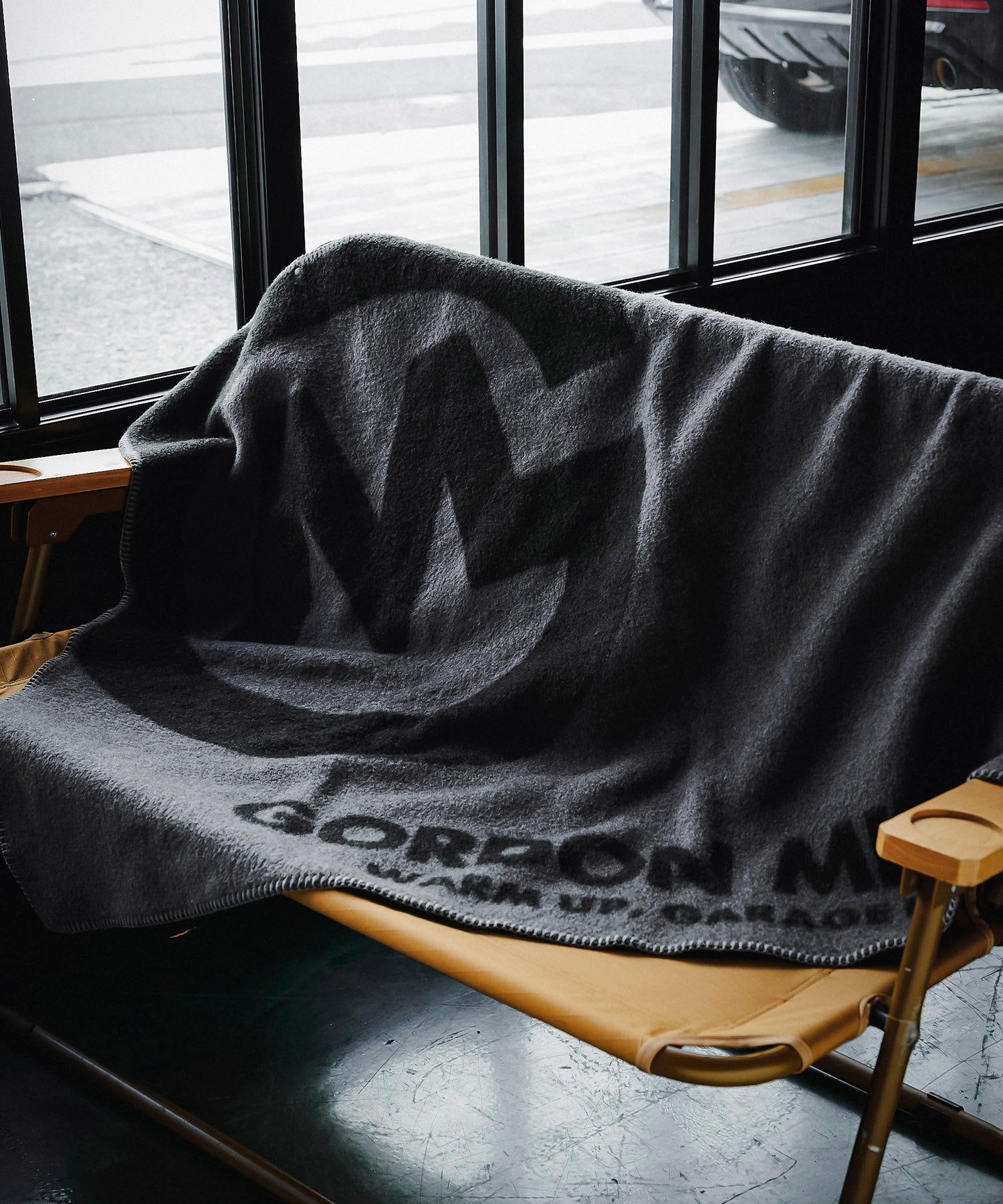 NANGA 別注 フレイム レジスタント ロゴ ブランケット – GORDON MILLER