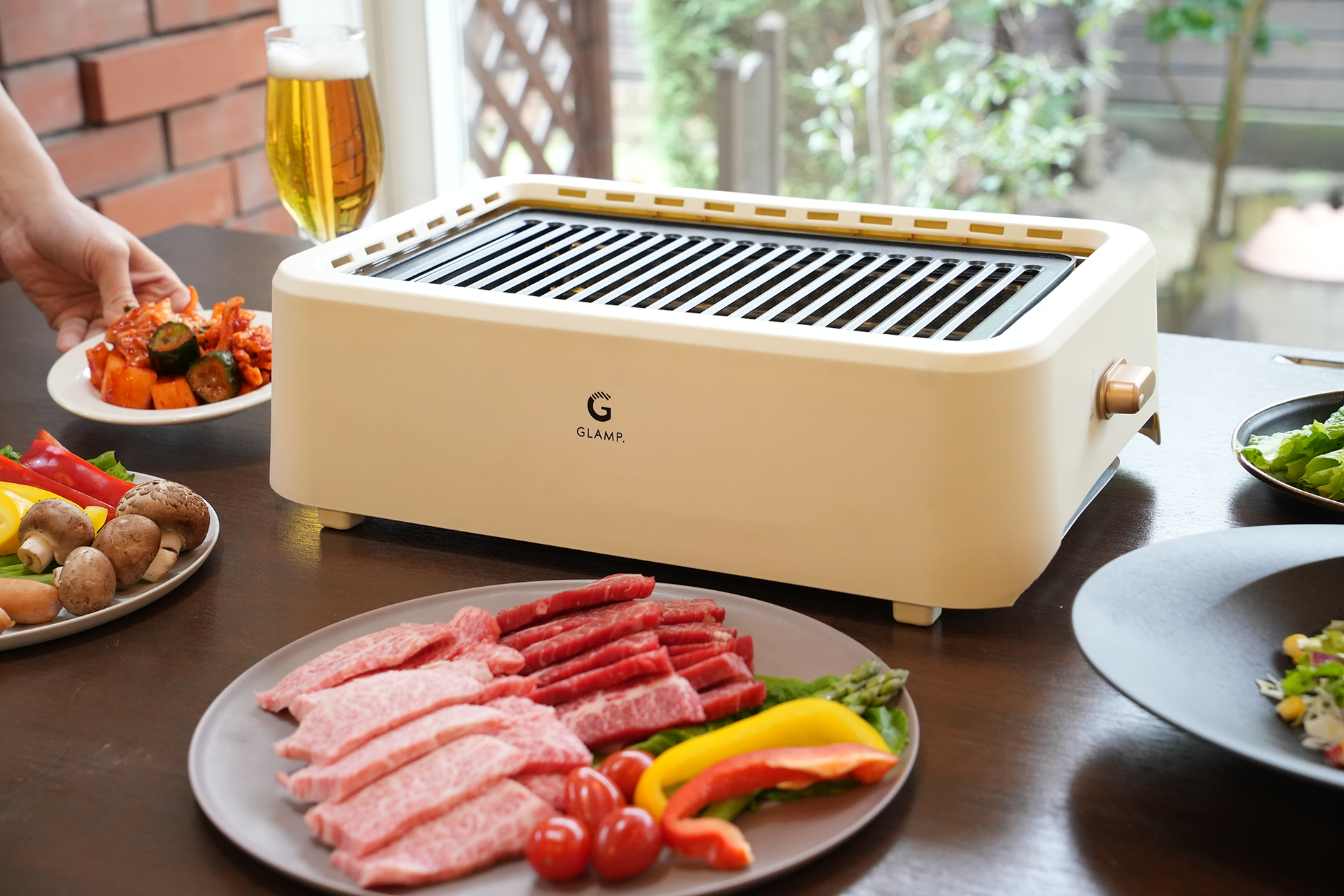 Ultra-low smoke grill, black, white, GLAMP, low smoke, smokeless