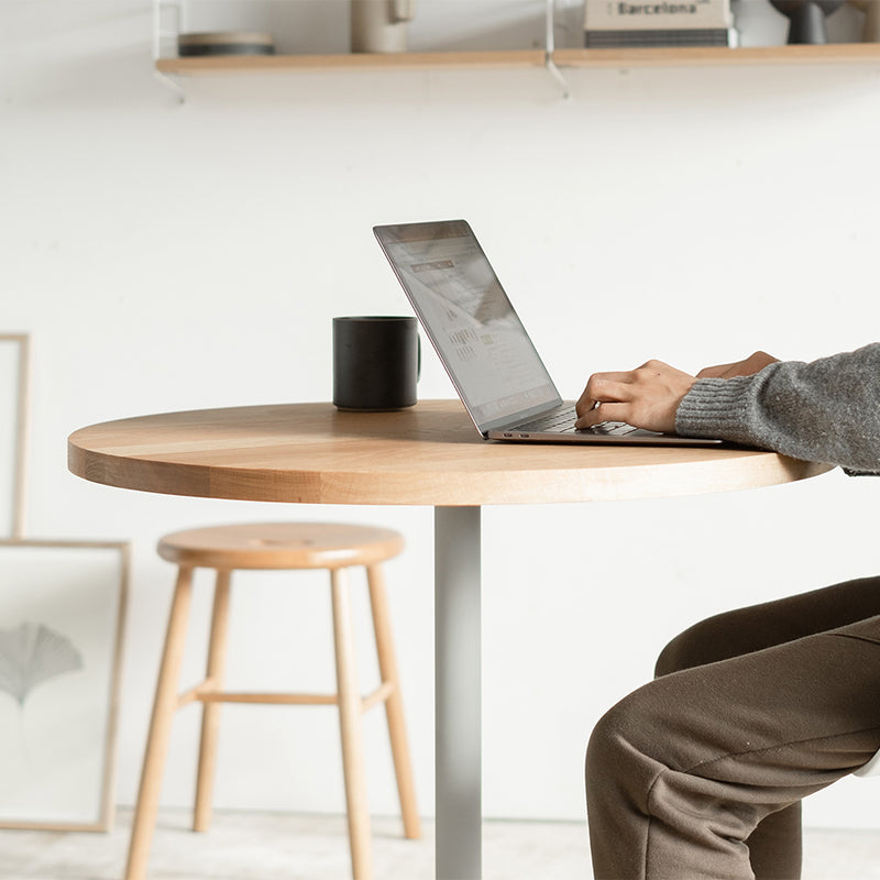 Round Cafe Table Φ700｜オーク無垢材 | 北欧家具 北欧インテリア通販