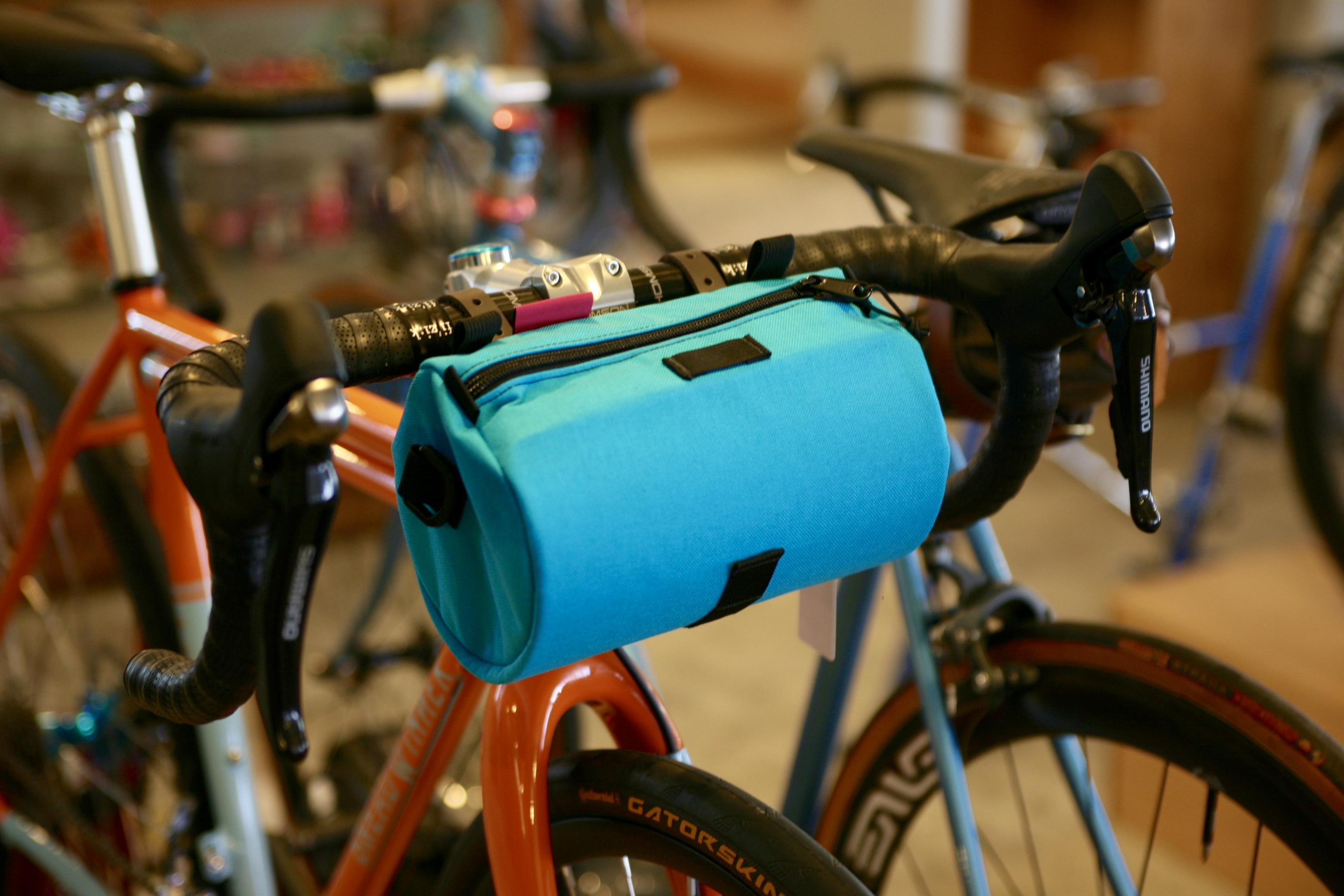 これがフロントバッグの新スタイル！swiftindustries/スイフト