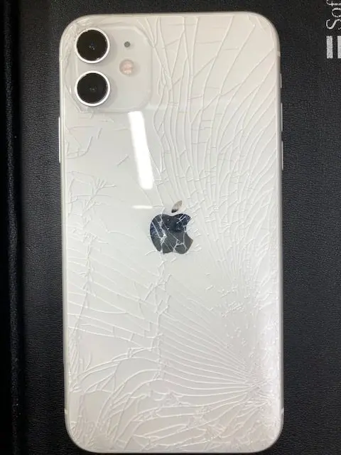 iPhone11]背面ガラスがバキバキ。修理で買った時の輝きが戻ってきた