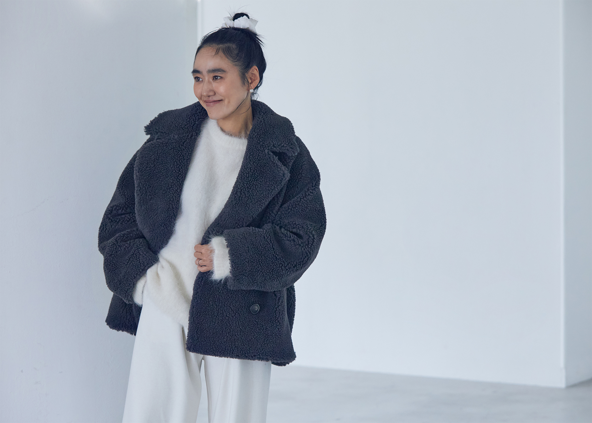 スタイリスト金子綾さんが提案するHAUNTのボアコートスタイル