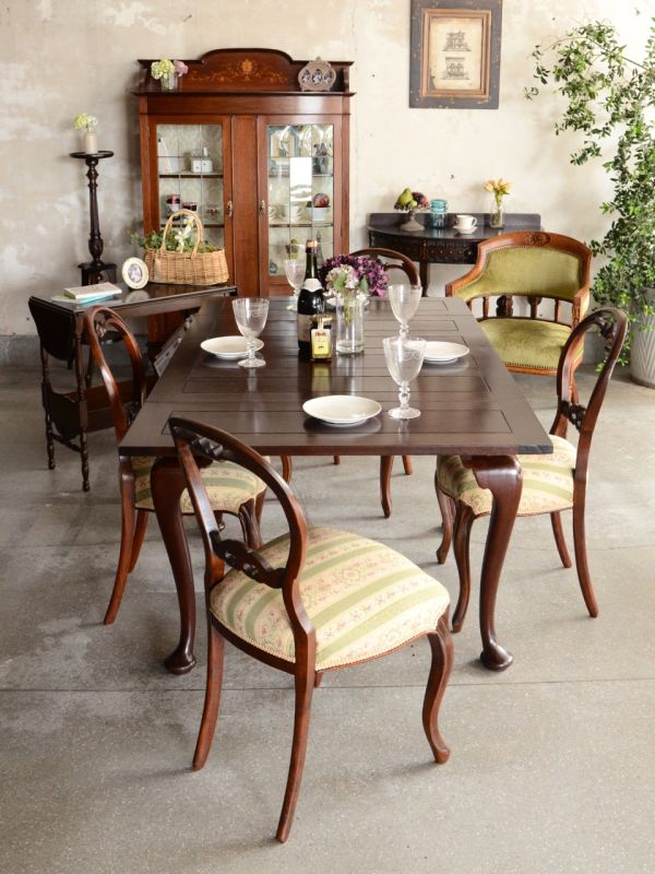 アンティークのバルーンバックチェア、1890年代に作られた美しい英国の