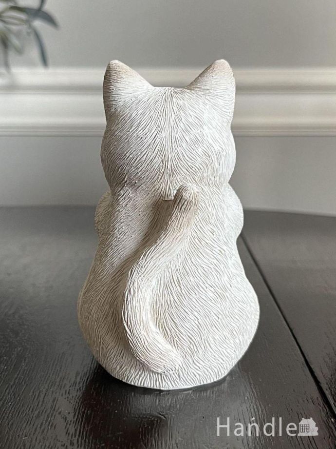 口を押えるしぐさが可愛い、白い猫ちゃんのオブジェ（いわざる）(n22