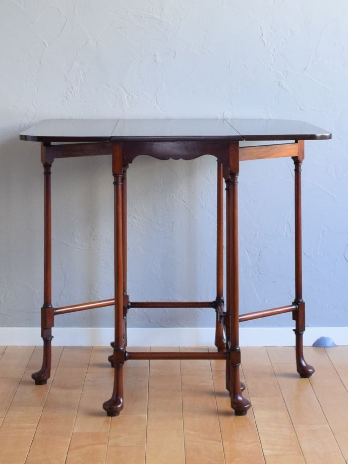 英国アンティークの美しい伸長式テーブル、マホガニーのゲートレッグ