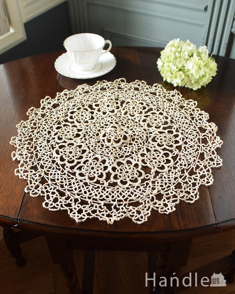 フランスのアンティーク雑貨、お花模様のタティングレースのドイリー(m