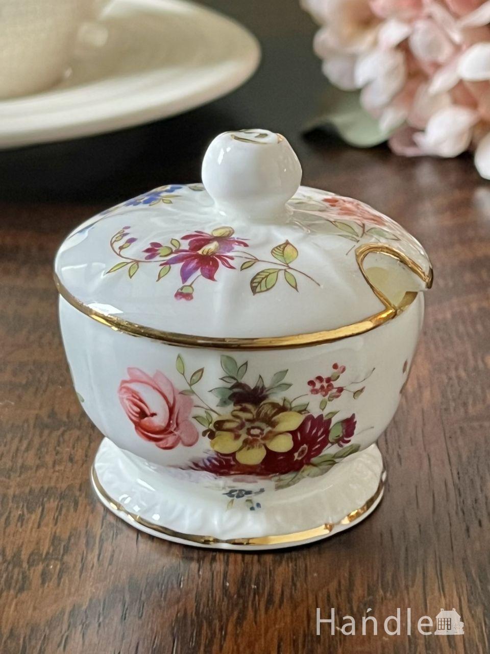 イギリスから届いたフローブルーの器、アンティークの華やかなシュガー