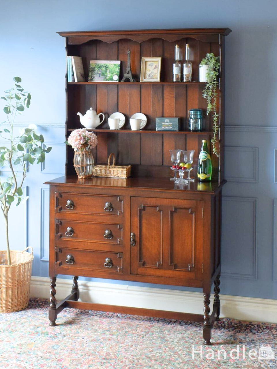 英国アンティークのオープンシェルフ、高級感のあふれるマホガニー材の