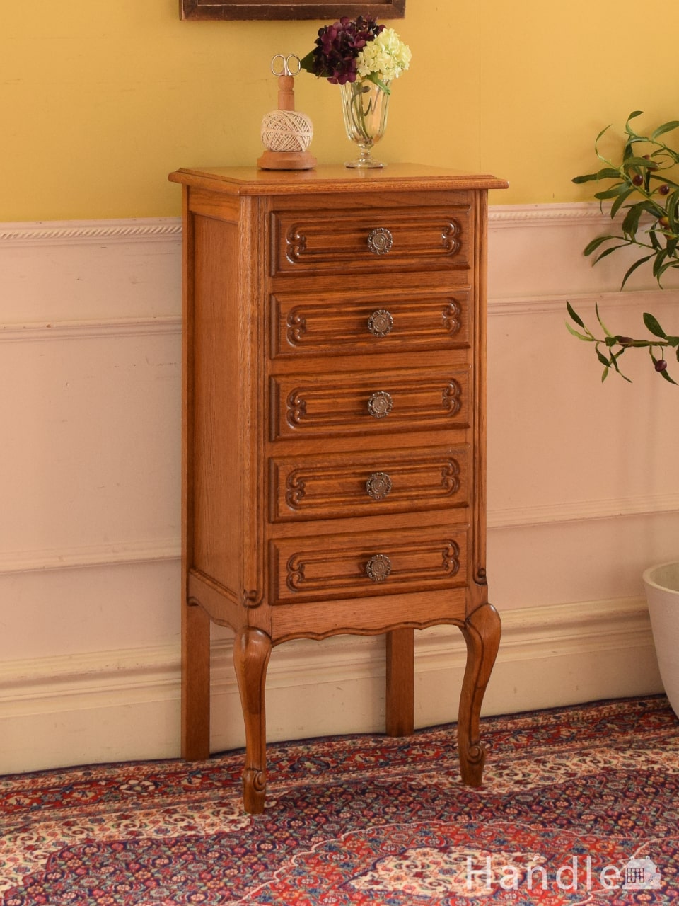 コンパクトなサイズで使いやすい、英国クラシックなアンティークの