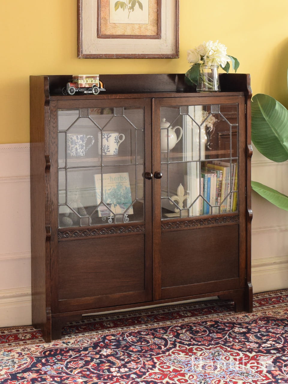 フランスのシャビーシックなアンティーク家具、おしゃれなガラス