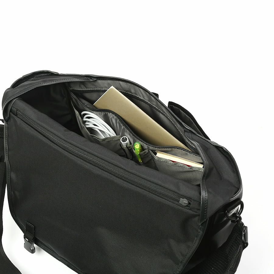 公式】 DSBK メッセンジャーバッグ MOONLIGHT OXTEX.×イタリアンレザー