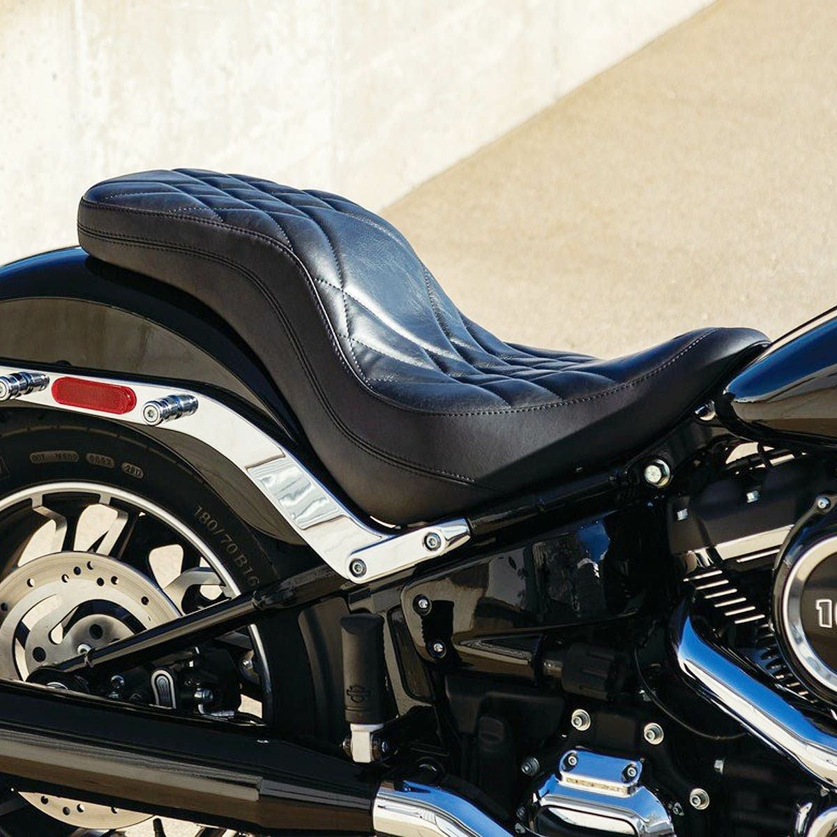 FXLRローライダー、FLSBスポーツグライド用Mustang（マスタング