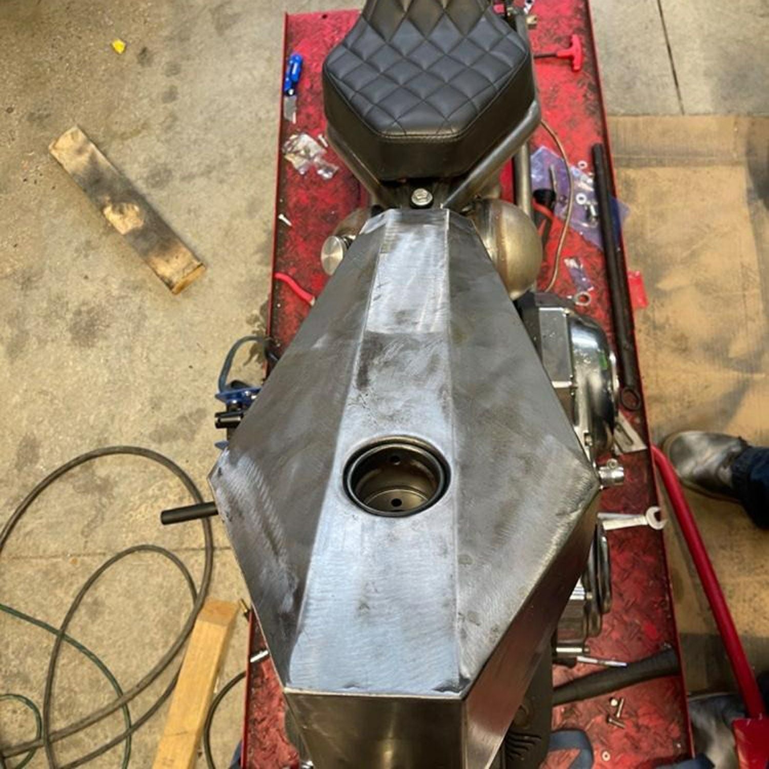 WYATT GATLING コフィンスタイル 2.2ガロン チョッパータンク