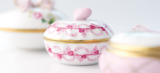 ローズガーランド] ラウンドボックス ハートつまみ