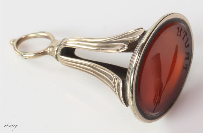 ヴィクトリアンのアメジストの愛のメッセージを伝えるプチ