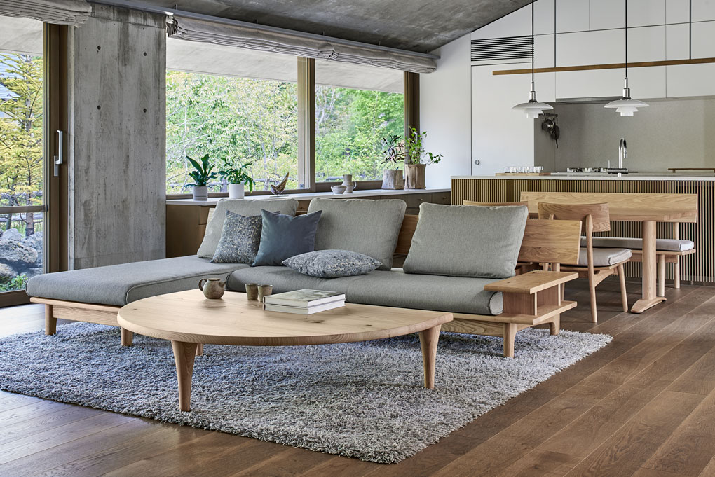 森のことば 半円形リビングテーブル | 飛騨産業株式会社【公式