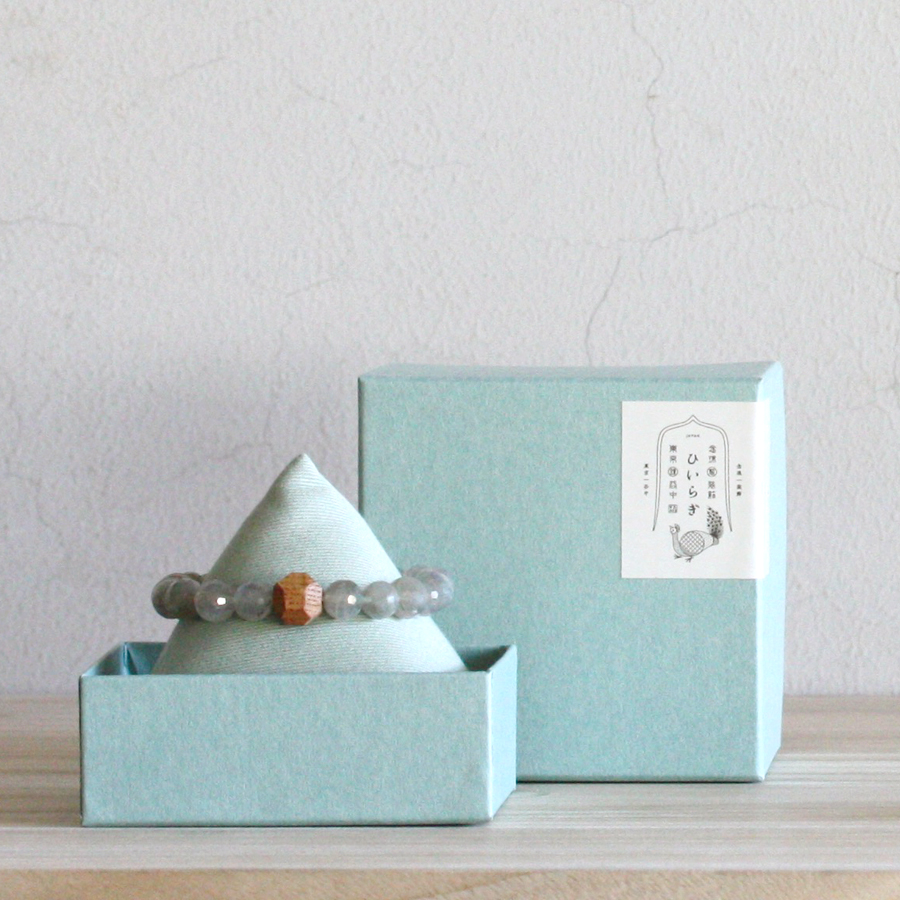 ひいらぎ – 東京・谷中にある数珠とお守りの専門店。店ではオーダーで