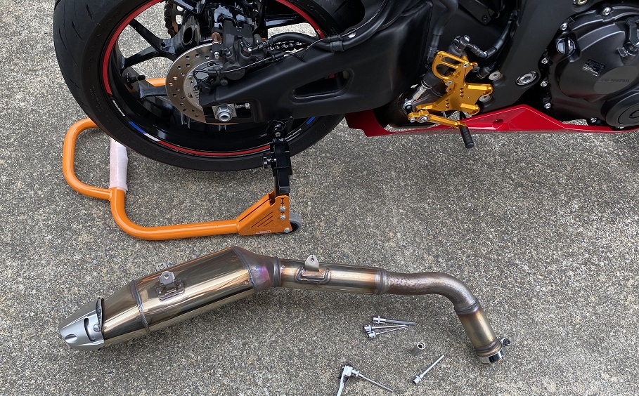 21 CBR600RRにAKRAPOVIC (アクラポビッチ) Slip-On Line (スリップ