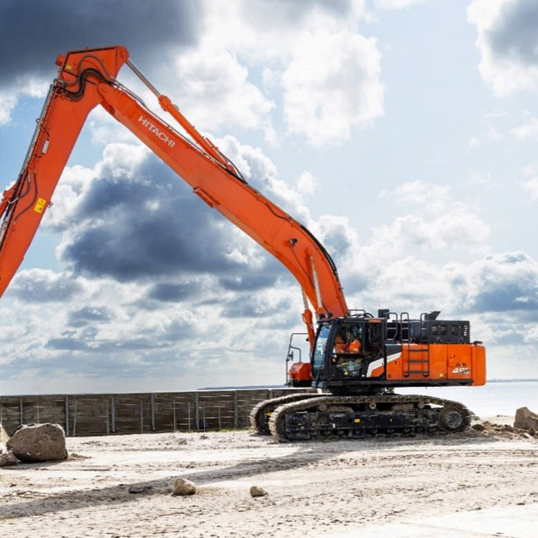 Hitachi introduces new ZX490LCH-7 super long front excavator